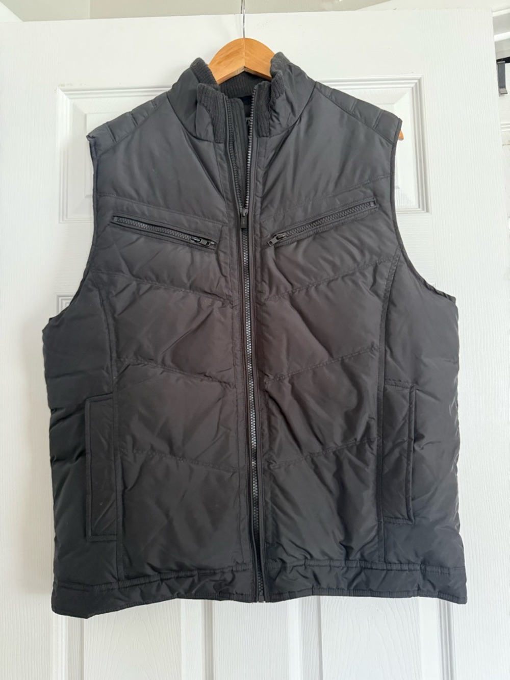 Men’s DKNY Puffer Vest – Black – Quilted – Size M